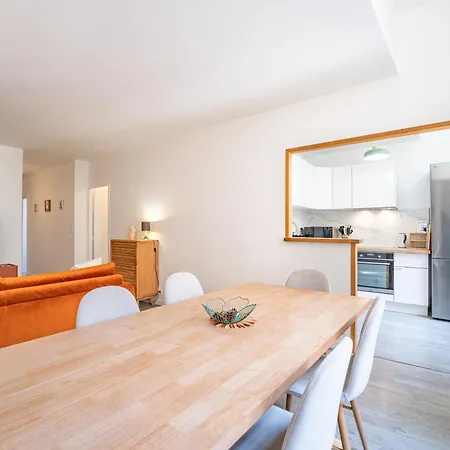 2 En Hyper Centre Avec Balcon *