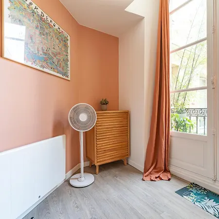 2 En Hyper Centre Avec Balcon *