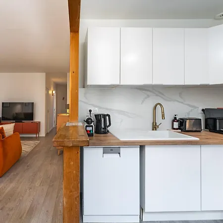 2 En Hyper Centre Avec Balcon *