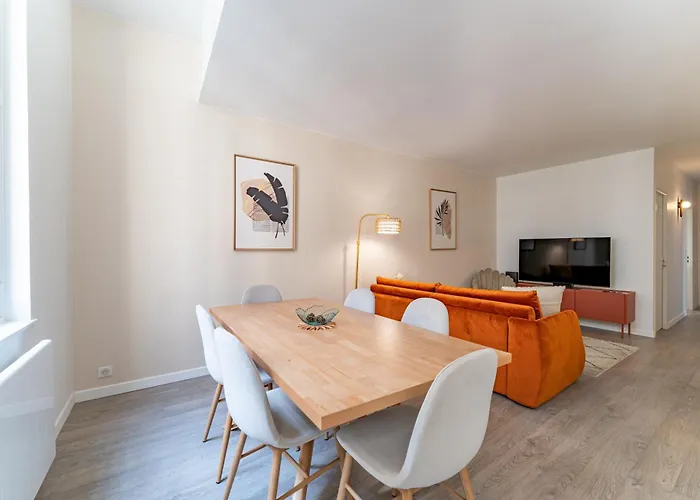 2 En Hyper Centre Avec Balcon * Bordeaux