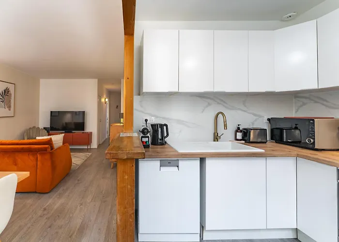 2 En Hyper Centre Avec Balcon *